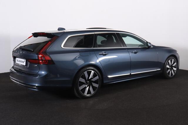Volvo V90 T6 Recharge AWD Plus Bright - Panorama/schuifdak - IntelliSafe Assist & Surround - 360º Camera - Harman/Kardon audio - Adaptieve LED koplampen - Verwarmde voorstoelen, stuur & achterbank - Parkeersensoren voor & achter - Elektr. bedienb. voorstoelen met g