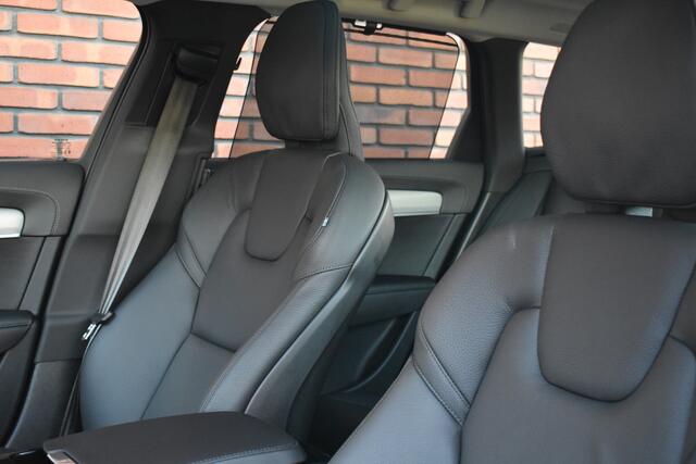 Volvo V90 T8 455PK Plug-in hybrid AWD Ultra Dark | 360 Camera | Trekhaak | All-Season | Gelamineerd Glas |