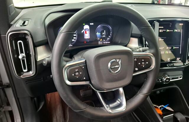 Volvo XC40 1.5 T5 Recharge 193kW/262pk DCT7 FACELIFT! Core Bright CLIMA + CRUISE + FULL LED HIGH BEAM + NAVI SENSUS + LANE ASSIST + SPORTSTOELEN + KEYLESS ENTRY&GO + CAMERA + MISTLAMPEN VOOR + PARKSENSOREN + 18" LM-VELGEN!!