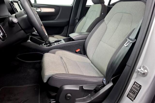 Volvo XC40 1.5 T5 Recharge 193kW/262pk DCT7 FACELIFT! Core Bright CLIMA + CRUISE + FULL LED HIGH BEAM + NAVI SENSUS + LANE ASSIST + SPORTSTOELEN + KEYLESS ENTRY&GO + CAMERA + MISTLAMPEN VOOR + PARKSENSOREN + 18" LM-VELGEN!!