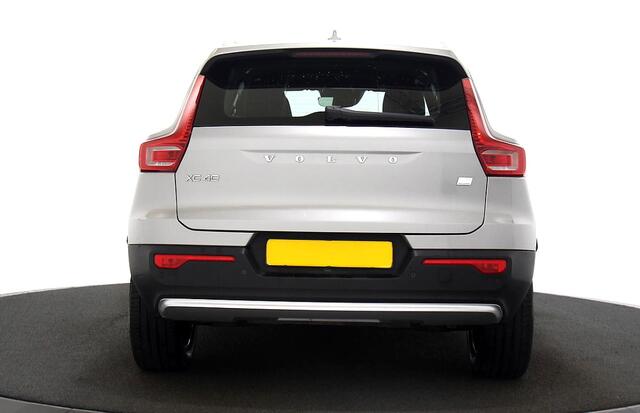 Volvo XC40 1.5 T5 Recharge 193kW/262pk DCT7 FACELIFT! Core Bright CLIMA + CRUISE + FULL LED HIGH BEAM + NAVI SENSUS + LANE ASSIST + SPORTSTOELEN + KEYLESS ENTRY&GO + CAMERA + MISTLAMPEN VOOR + PARKSENSOREN + 18" LM-VELGEN!!