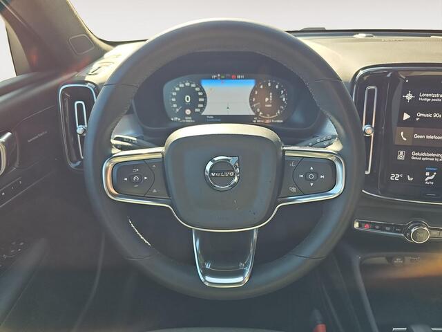 Volvo XC40 1.5 T4 Plug-in hybrid Ultimate Bright | Panormadak | Stoelverwarming | Elektrisch verstelbare voorstoelen | Harman/Kardon |