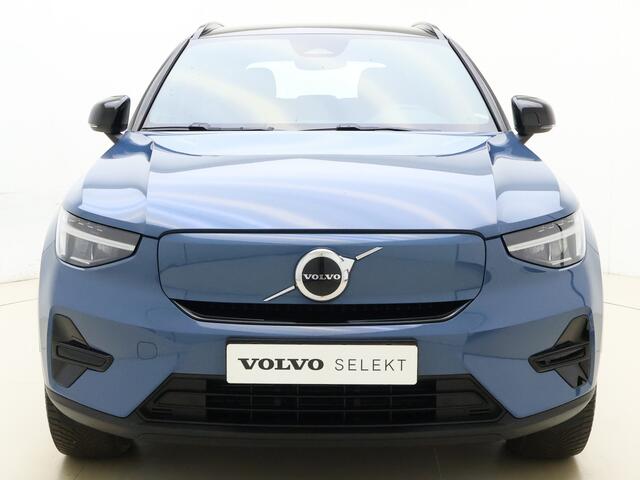 Volvo XC40 Recharge Core 70 kWh / El. Trekhaak / Metallic Lak / Zitting Verlenging / 19'' + All Season banden / PDC + Camera / Lane Keeping Aid /