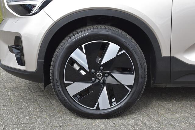 Volvo XC40 Twin 408PK AWD Plus 82 kWh | Trekhaak | ACC | Elektr. stoel | Camera | Stuurverwarming | 19"LMV
