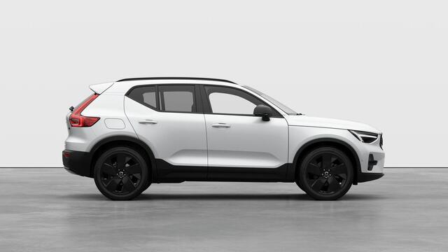 Volvo XC40 B4 Plus Black Edition | Elektr. Panoramadak | 360º Camera | 20" LM velgen | Extra getint glas | Geheugen best. stoel | Harman Kardon | Keyless entry