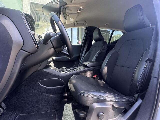 Volvo XC40 2.0 T4 Momentum Adapt. Cruise l Apple CarPlay l Camera l Dealer OH