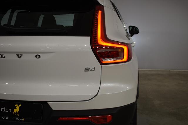 Volvo XC40 B4 211PK Automaat Plus Dark / Adaptieve Cruisecontrol / Parkeersensoren / Stoelverwarming / Stuurverwarming / Elektrische Stoelen / Trekhaak /