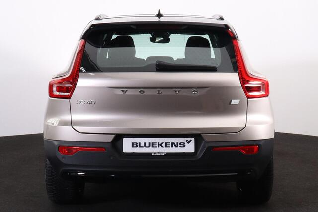 Volvo XC40 Recharge Twin Ultimate 78 kWh - Panorama/schuifdak - IntelliSafe Assist & Surround - 360º Camera - Harman/Kardon audio - Verwarmde voorstoelen, stuur & achterbank - Parkeersensoren voor & achter - Elektr. bedienb. voorstoelen met geheugen links - Draadloz