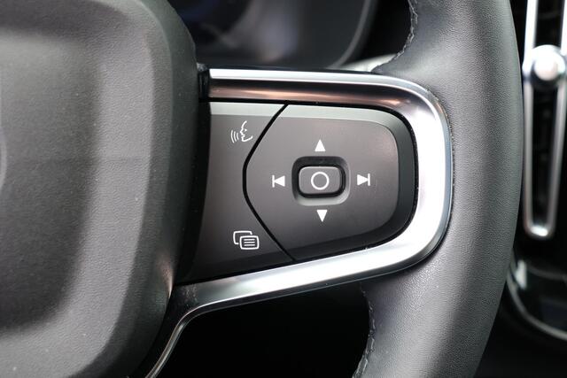 Volvo XC40 Recharge Twin Ultimate 78 kWh - Panorama/schuifdak - IntelliSafe Assist & Surround - 360º Camera - Harman/Kardon audio - Verwarmde voorstoelen, stuur & achterbank - Parkeersensoren voor & achter - Elektr. bedienb. voorstoelen met geheugen links - Draadloz