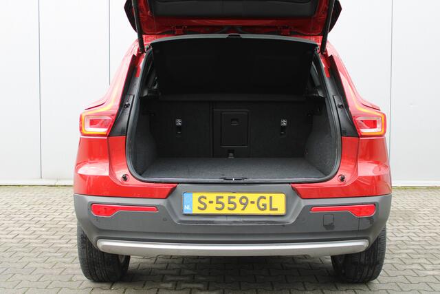 Volvo XC40 T4 Recharge Inscription | Leder | 19" velgen |