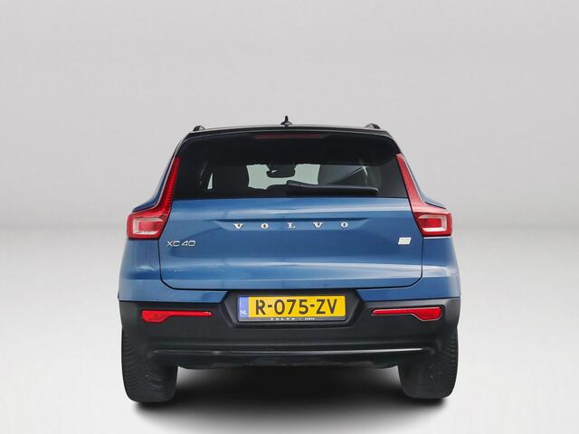 Volvo XC40 Recharge Plus 70 kWh | Stoel- en stuurverwarming | Trekhaak | Parkeercamera