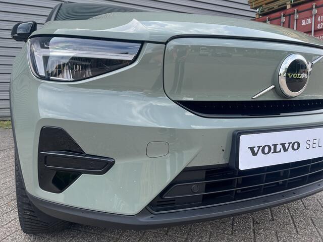 Volvo XC40 Single Motor Plus 69 kWh / Stoel- en stuurverwarming / Achteruitrijcamera / Elektrische achterklep /
