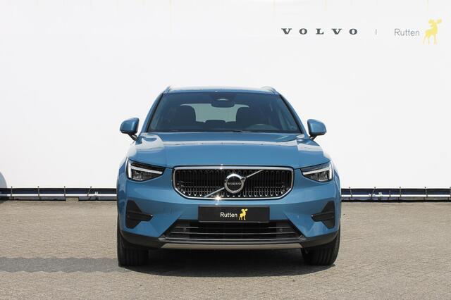 Volvo XC40 B3 177PK Automaat Core Google infotainment / Draadloos telefoon opladen / Elektrisch bedienbare bestuurdersstoel met geheugen / Adaptieve Cruise Control