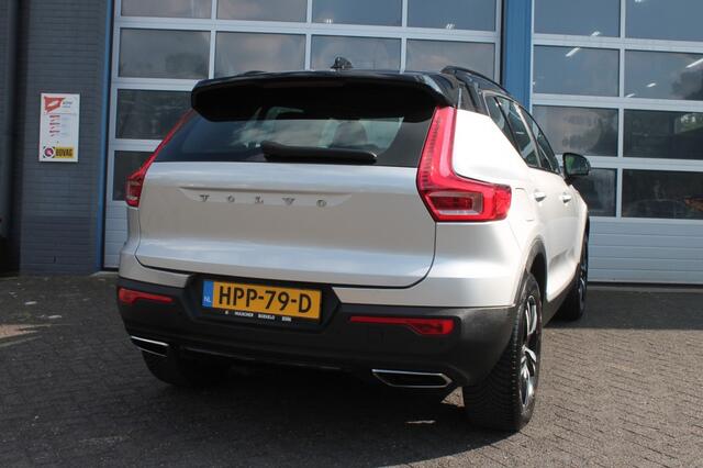 Volvo XC40 2.0 T4 AWD R-DESIGN Trekhaak afneembaar / stoel v en a incl stuurvw.