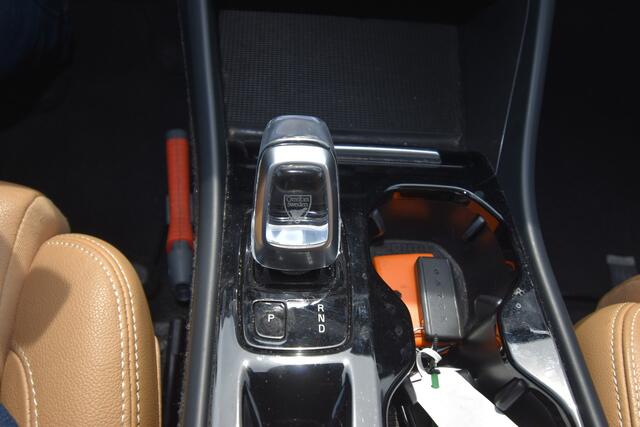 Volvo XC40 1.5 T2 Inscription , TREKHAAK , STOEL+STUUR VERW , VIRTUAL COCKPIT , NAVI , CLIMATR ,