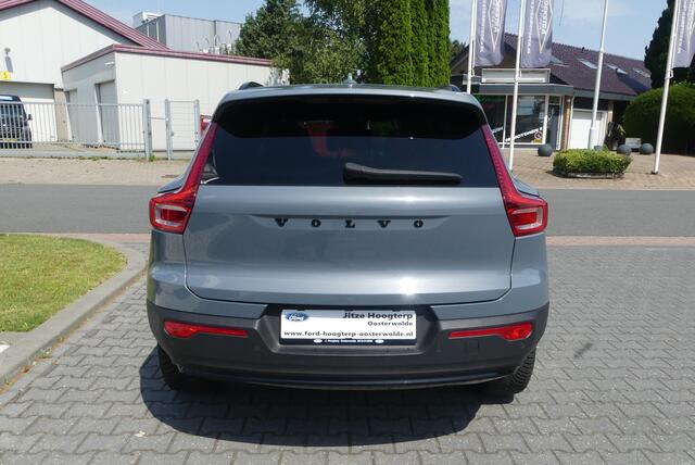 Volvo XC40 1.5 T4 Recharge R-Design FACELIFT! ADAPTIEVE CRUISE, MEMORY SEAT, HARMAN/KARDON, STOELVERWARMING, CLIMA, NAVI, ELEK. ACHTERKLEP, 9.673KM