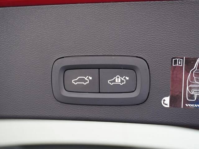 Volvo XC40 1.5 T4 Recharge R-Design Volvo XC40 1.5 T4 Recharge Inscription