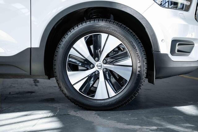 Volvo XC40 T5 Recharge R-Design | Panoramadak | 360° Parkeercamera | Parkeersensoren voor + achter | Harman kardon premium audio | Stoelverwarming | Electrische bedienbare voorstoelen | LED koplampen | Navigatie |