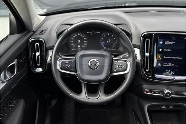 Volvo XC40 1.5 T3 Momentum Pro 164pk - Camera - ACC - Pano - Trekhaak - Carplay - Harman Kardon - Rijklaar