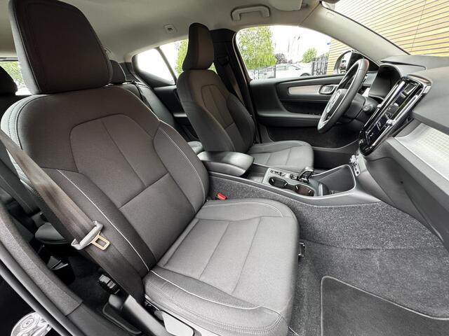 Volvo XC40 1.5 T4 Recharge Inscription Expression PDC v+a / Navigatie / Camera / Carplay / 18 "lm velg