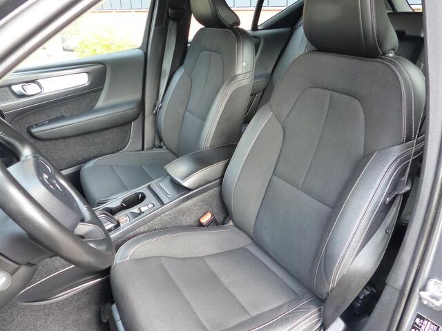 Volvo XC40 T5 AWD Momentum