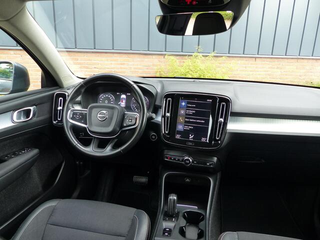 Volvo XC40 T5 AWD Momentum