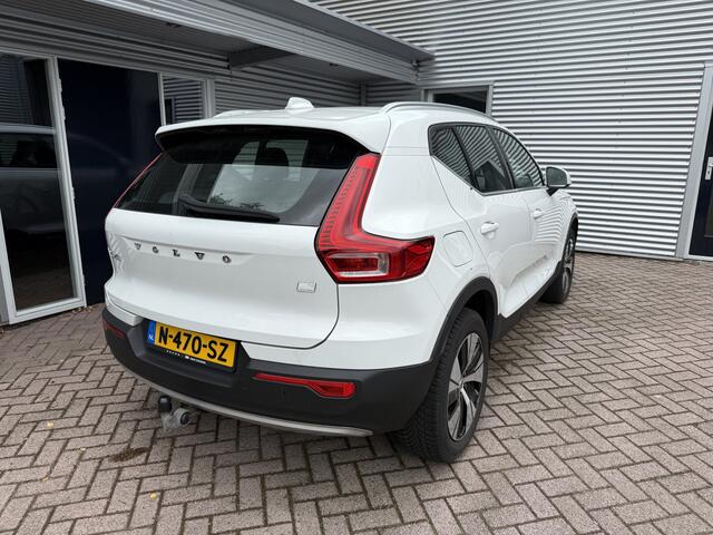 Volvo XC40 1.5 T4 Recharge 155kW/211pk DCT7 Inscription Exp. PANORAMADAK + ADAPT.CRUISE + PILOT ASSIST + EL.TREKHAAK + CAMERA + NAVI SENSUS + KEYLESS ENTRY&GO + HIGH PERF. LED + PARKSENSOREN + 18" LM-VELGEN!!