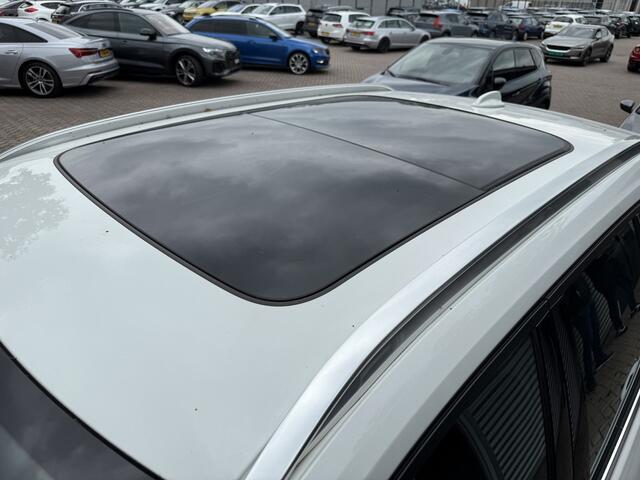 Volvo XC40 1.5 T4 Recharge 155kW/211pk DCT7 Inscription Exp. PANORAMADAK + ADAPT.CRUISE + PILOT ASSIST + EL.TREKHAAK + CAMERA + NAVI SENSUS + KEYLESS ENTRY&GO + HIGH PERF. LED + PARKSENSOREN + 18" LM-VELGEN!!