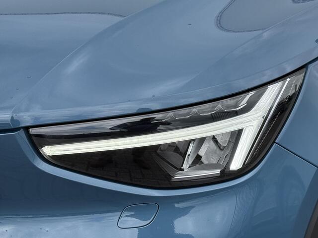 Volvo XC40 2.0 B4 AWD Ultimate Dark | Nieuw Binnen | Facelift | Leder | Memory | Panorama-schuifdak | 360° Camera | Harman/Kardon | Keyless Entry | Stuur + Stoel verwarming |