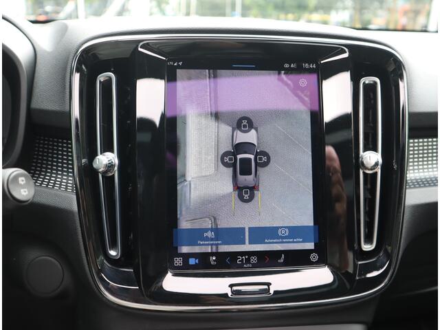 Volvo XC40 Recharge P8 AWD R-Design / SOH 92%