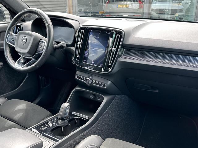 Volvo XC40 1.5 T2 R-Design Automaat / Camera achter / BLIS / Pilot assist / Nubuck bekleding / Carplay / Elek. bedienbare achterklep /
