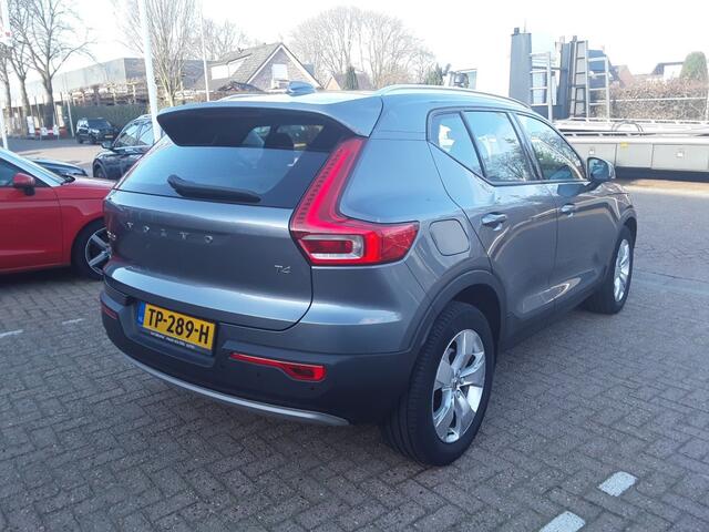 Volvo XC40 2.0 T4 MOMENTUM 191 PK / TREKHAAK