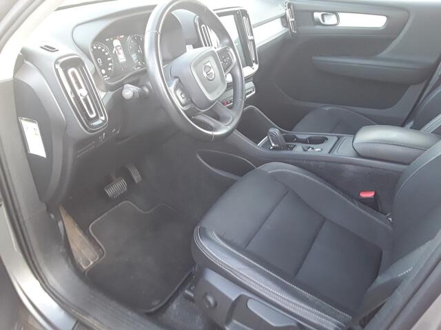 Volvo XC40 2.0 T4 MOMENTUM 191 PK / TREKHAAK