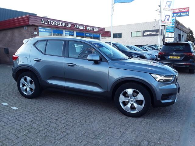 Volvo XC40 2.0 T4 MOMENTUM 191 PK / TREKHAAK