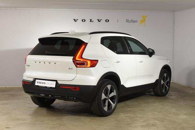 Volvo XC40 B4 211PK Automaat Plus Dark / Harman Kardon / Donker getint glas / Elektrisch bedienbare stoelen / 19''velgen / Driver assist / Microtech Nubuck / Camera achter