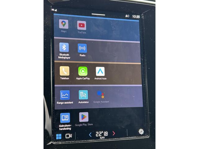 Volvo XC40 Single Motor Extened Range Core 82 kWh Zwart dak / Extra getint glas / All season banden