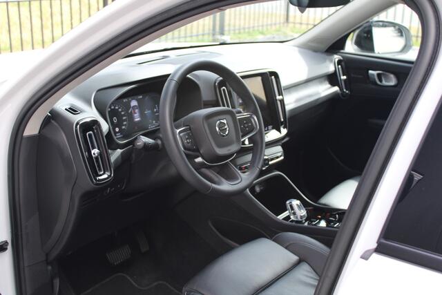 Volvo XC40 1.5 T4 Plug-in hybrid Plus Dark - Navi - Camera - Stoel-stuurverwarming - Memory - Leder - 19" LM velgen - Rijklaar