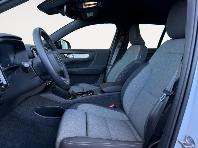 Volvo XC40 2.0 B4 Plus Dark | Stoelverwarming | Harman/Kardon Audio | Trekhaak | Verwarmbare voorruit |