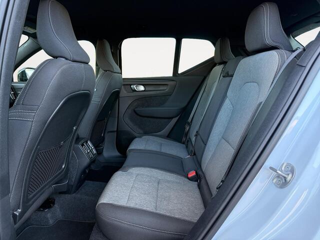 Volvo XC40 2.0 B4 Plus Dark | Stoelverwarming | Harman/Kardon Audio | Trekhaak | Verwarmbare voorruit |