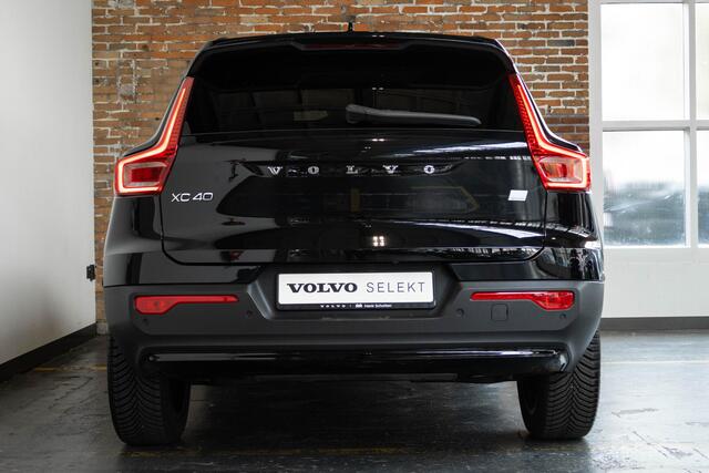 Volvo XC40 T5 Recharge Inscription | Harman Kardon Premium Audio | Panoramadak | 4-seizoenen banden | 360° parkeercamera | Stoeverwarming | BLIS | Adaptive Cruise Control | Parkeersensoren voor + achter | Navigatie