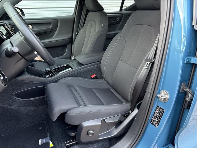 Volvo XC40 Single Motor Extended Range Plus 82 kWh / Trekhaak / Achteruitrijcamera / Dodehoekdetectie / Stoelverwarming /