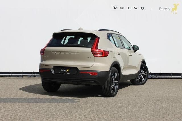 Volvo XC40 B4 211PK automaat Plus Dark Adaptieve Cruise Control / Blis / Google infotainment / Semi elektrisch wegklapbare trekhaak / Verwarmbare voorruit