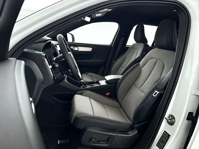 Volvo XC40 B4 Plus Dark | Parkeercamera | Stoel- en Stuurverwarming | Harman Kardon | Trekhaak