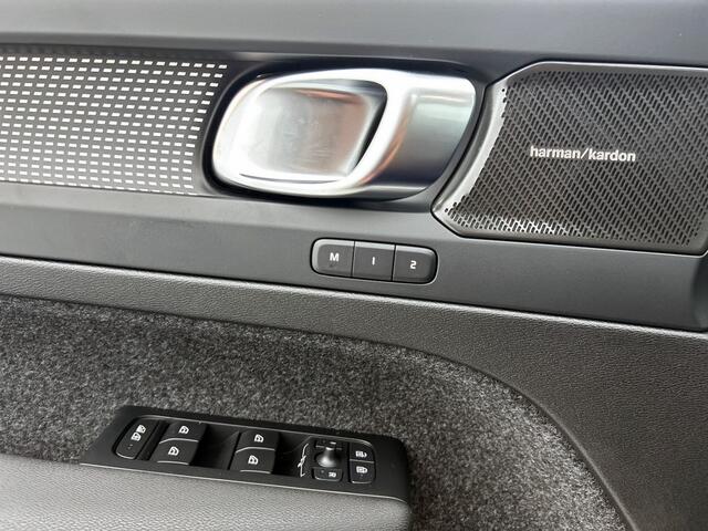 Volvo XC40 2.0 B4 Plus Black Edition | Panoramadak | 360 graden camera |