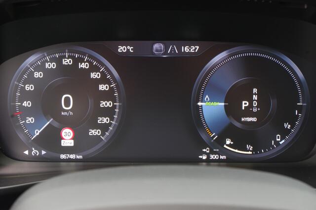 Volvo XC40 1.5 T4 Recharge Inscription Expression 211 PK PHEV, Panoramadak, Trekhaak, Camera, Carplay, Climate Control
