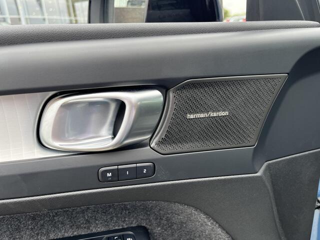 Volvo XC40 B4 Plus Dark