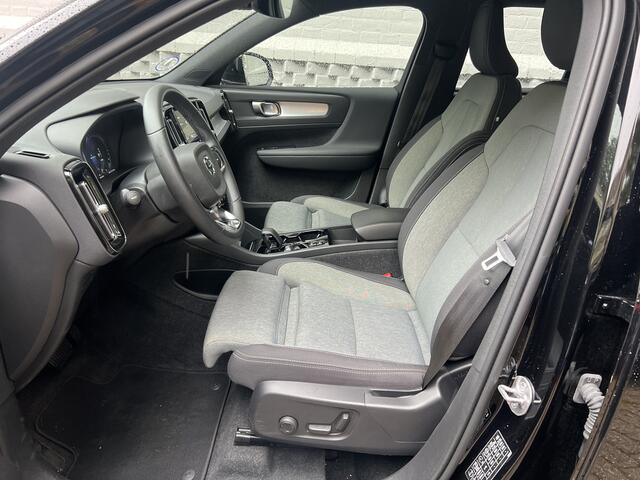 Volvo XC40 1.5 T4 Plus Bright Navigatie Carplay Trekhaak Onderhoudsboekjes