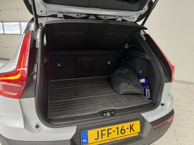 Volvo XC40 1.5 T5 Recharge Inscription | Navigatie | Adaptieve cruise control | Panoramadak | Camera | Trekhaak wegklapbaar |