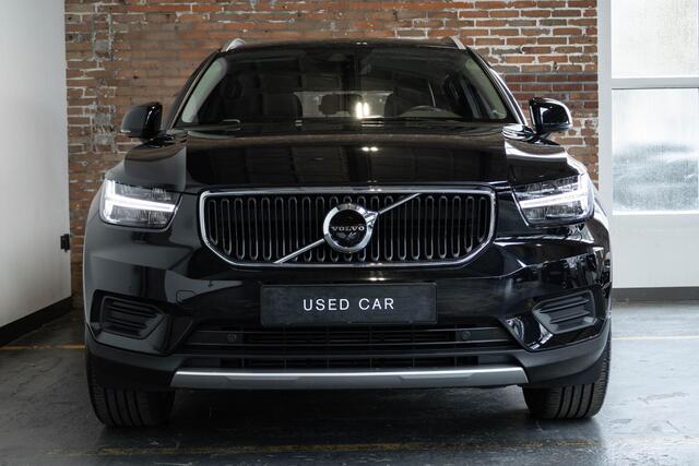 Volvo XC40 T3 Automaat Momentum | Semi Electrische wegklapbare trekhaak | 360° Parkeercamera | BLIS | Parkeersensoren voor + achter | Adaptive cruise control | Climate Control | Navigatie | Dealeronderhouden |