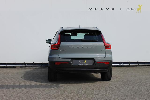 Volvo XC40 B4 211PK Automaat Plus Dark Google Infotainment / Verwarmbare voorruit / Semi elektrisch wegklapbare trekhaak / Elektrisch verstelbare voorstoelen met geheugen op de bestuurdersstoel
